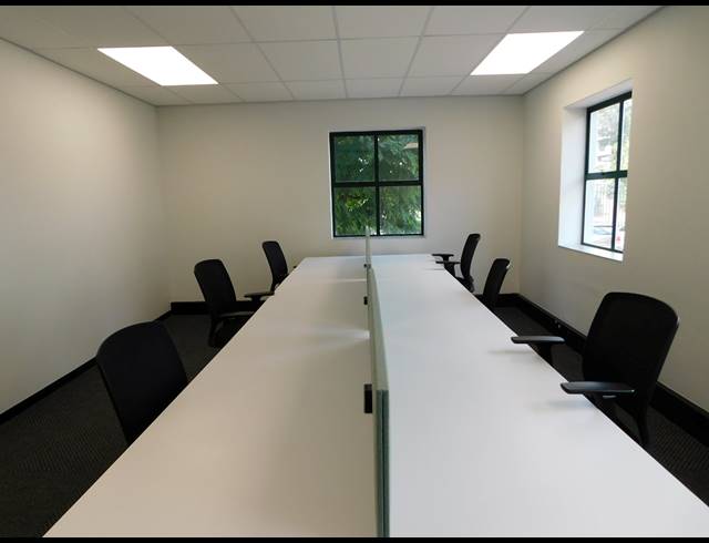 130M² OFFICE TO LET IN HYDE PARK